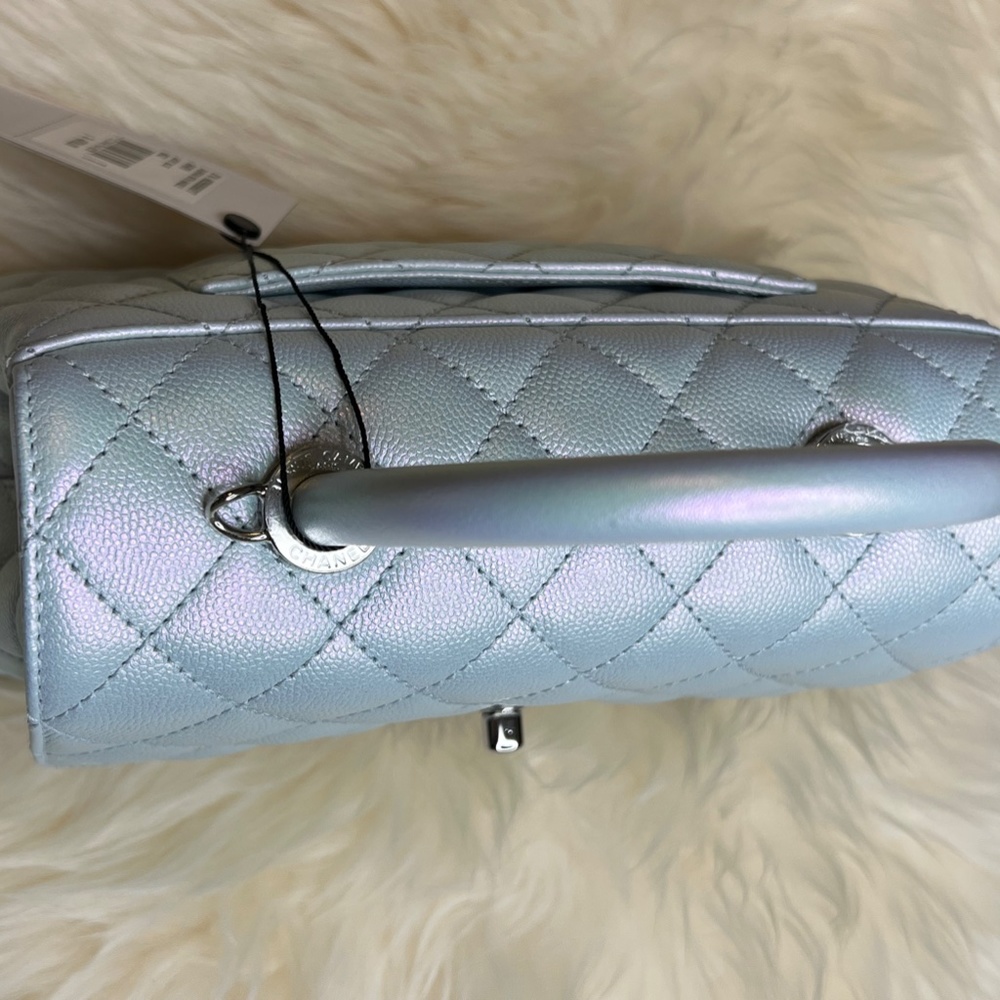 ❌nfs❌ Chanel Iridescent Light Blue Caviar Rainbow Hardware Small Coco Handle - Picture 8 of 11